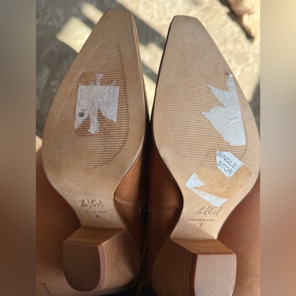 ZIGI Finlandia Fringe Tan Leather Boots NWOT- size 9 - Picture 10 of 16